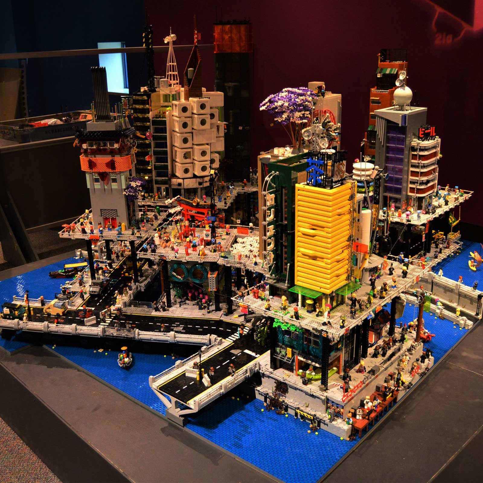 Фанаты сделали Lego-модель Найт-Сити из Cyberpunk 2077