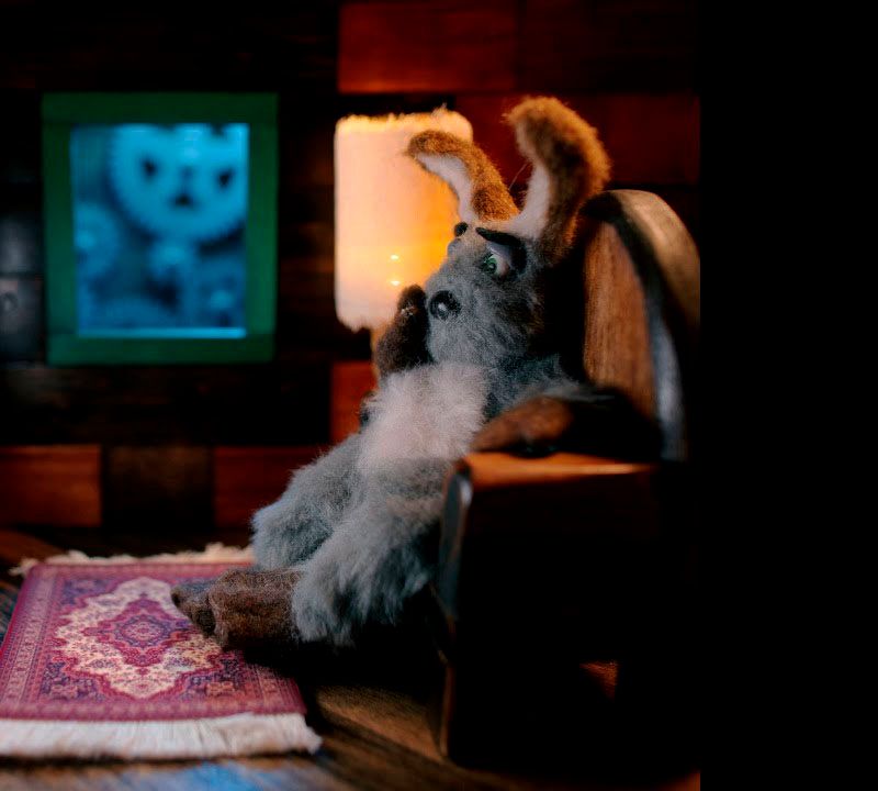 Выгорание кролика из часов, мыши-скейтеры и первородный грех — в подборке новых видеоклипов