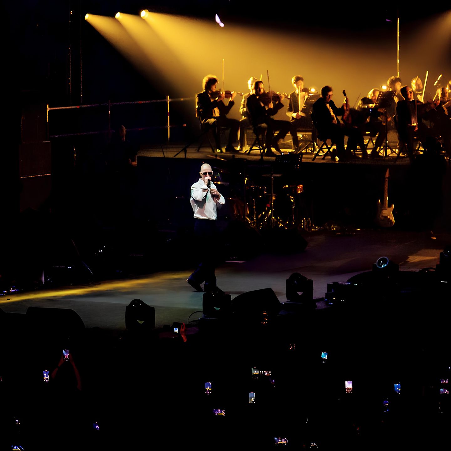 Обсуждаем прошедший перформанс!
 - 2х2,  30.10.2025 RUSSIAN MUSIC PRO: репортаж с самого «классического» концерта российской рэп-сцены