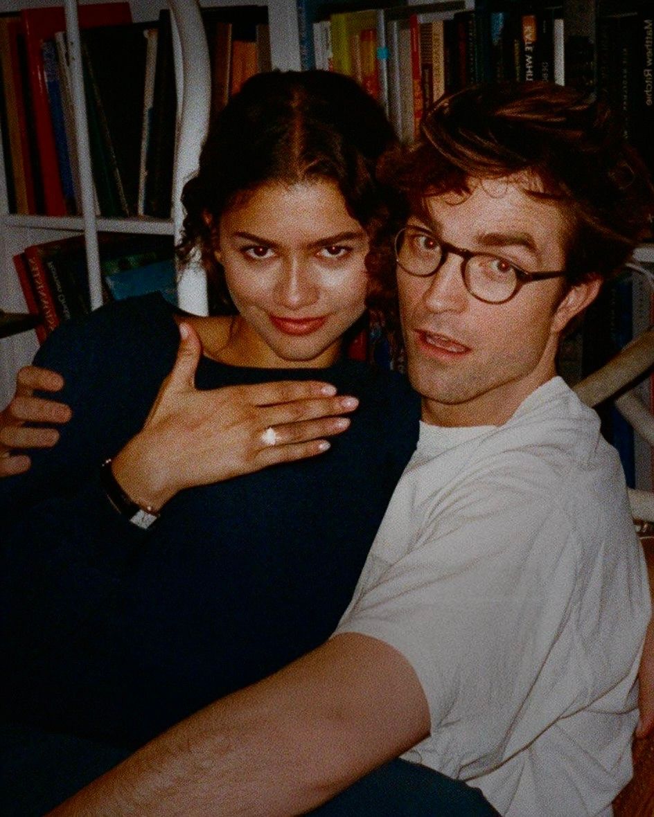 «Вот это драма!» с Робертом Паттинсоном и Зендеей: лучший фильм первой половины 2026 года?