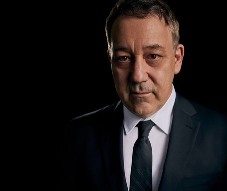 Почему Сэм Рэйми важен: режиссёр, изменивший хорроры и супергеройское кино