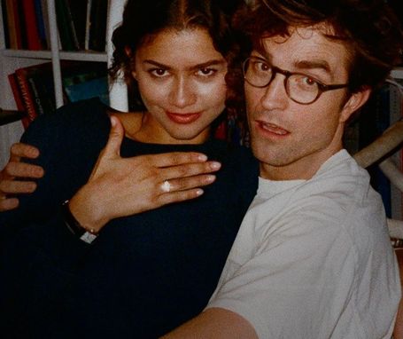 «Вот это драма!» с Робертом Паттинсоном и Зендеей: лучший фильм первой половины 2026 года?