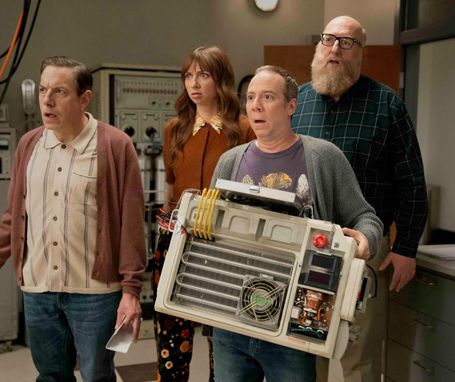 Первые кадры «Стюарт Блум не смог спасти вселенную» — спин-оффа «Теории большого взрыва»