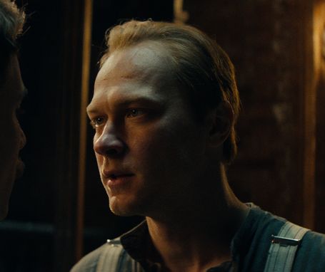 Вышел полноценный трейлер фильма «Битва моторов» с Иваном Янковским и Юрой Борисовым